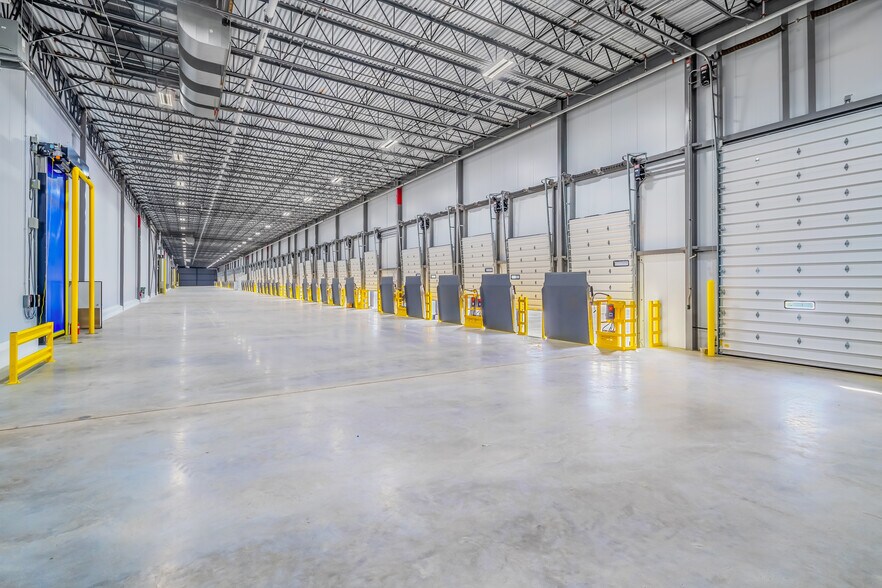 More Photos Of 110 Cascade Dr, San Antonio Refrigeration Cold Storage For Lease