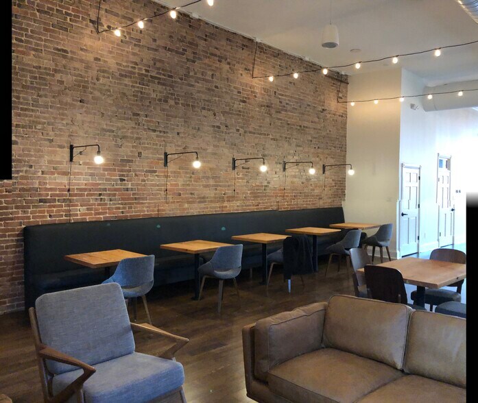 More Photos Of 358 Main St, Memphis Storefront Retail Residential For Lease