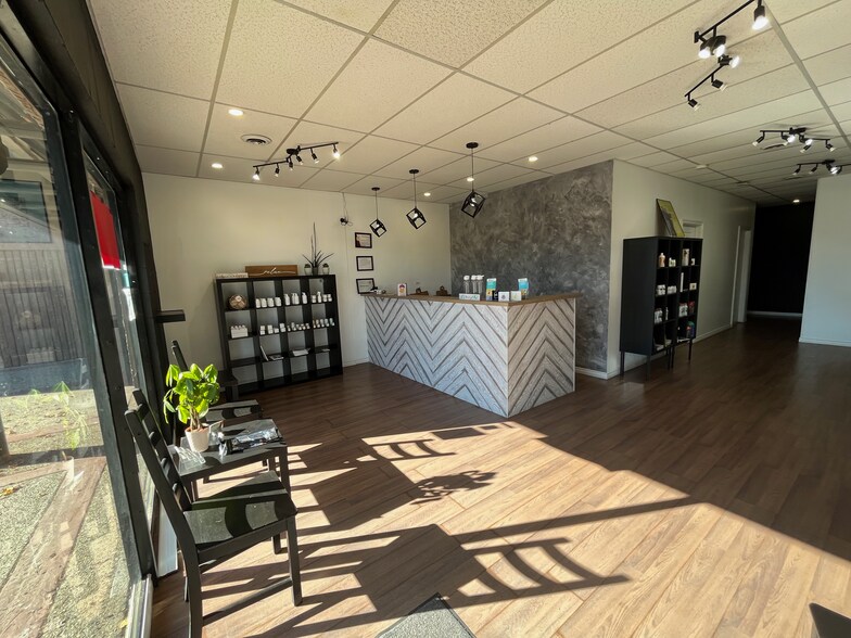 More Photos Of 1 Hebert Rd, St. Albert Storefront For Lease