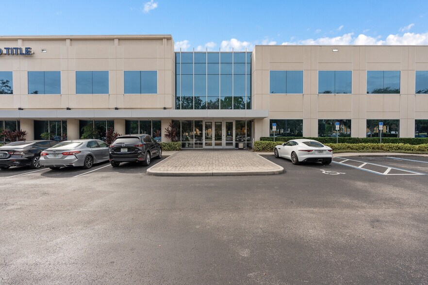 More Photos Of 6200 Metrowest Blvd, Orlando Office For Sale