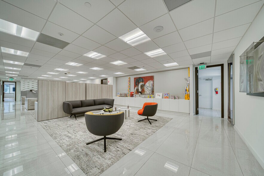 More Photos Of 1200 Brickell Ave, Miami Office For Lease