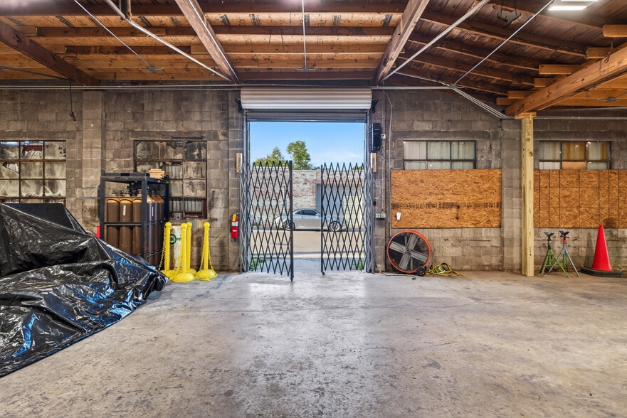 More Photos Of 3709A Dodds Ave, Chattanooga Manufacturing For Lease