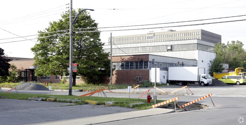 More Photos Of 180 Rue Authier, Montréal Warehouse For Sale