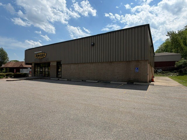 More Photos Of 427 Winsted Rd, Torrington Freestanding For Lease
