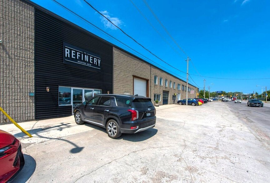 More Photos Of 6 Carlaw Ave, Toronto Showroom For Lease