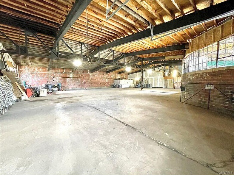 More Photos Of 898 Genesee St, Buffalo Restaurant For Lease