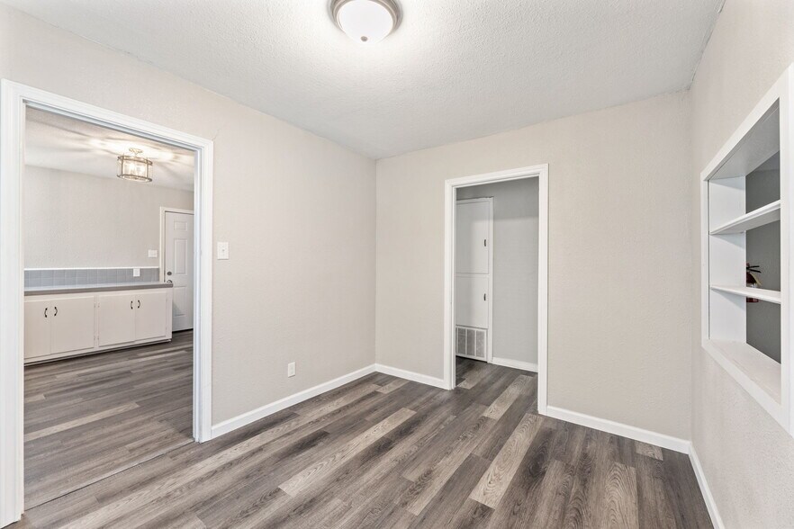 More Photos Of 6826 Baker Blvd, Richland Hills Light Manufacturing For Sale