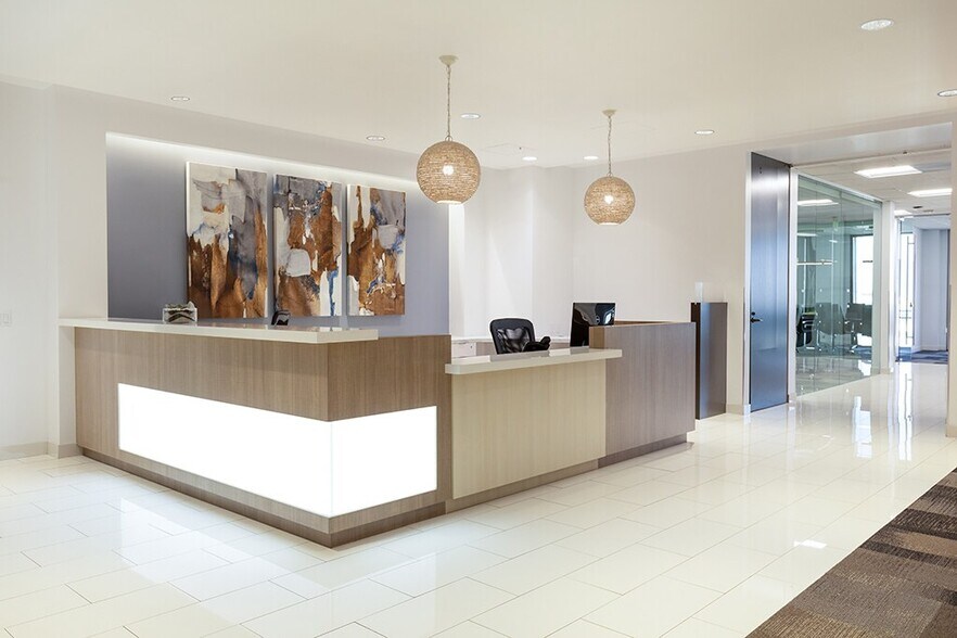 Primary Photo Of 1 Park Plaza, Irvine Coworking Space
