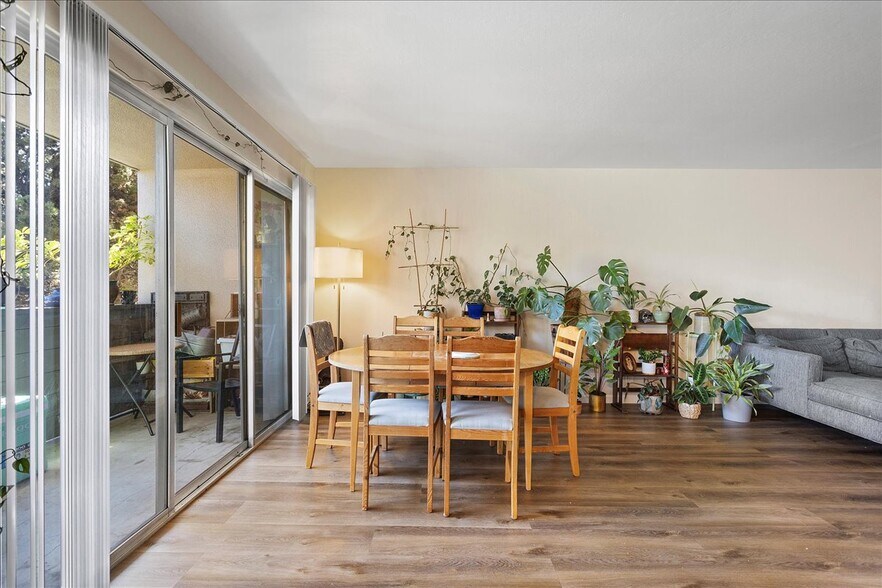 More Photos Of 561 Oakland Ave, Oakland Apartments For Sale