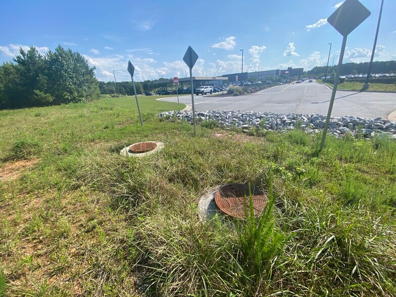 More Photos Of Charles Hardy Pkwy, Dallas Land For Sale