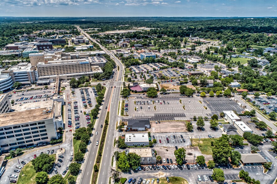 More Photos Of 909 15th St, Augusta Medical For Sale