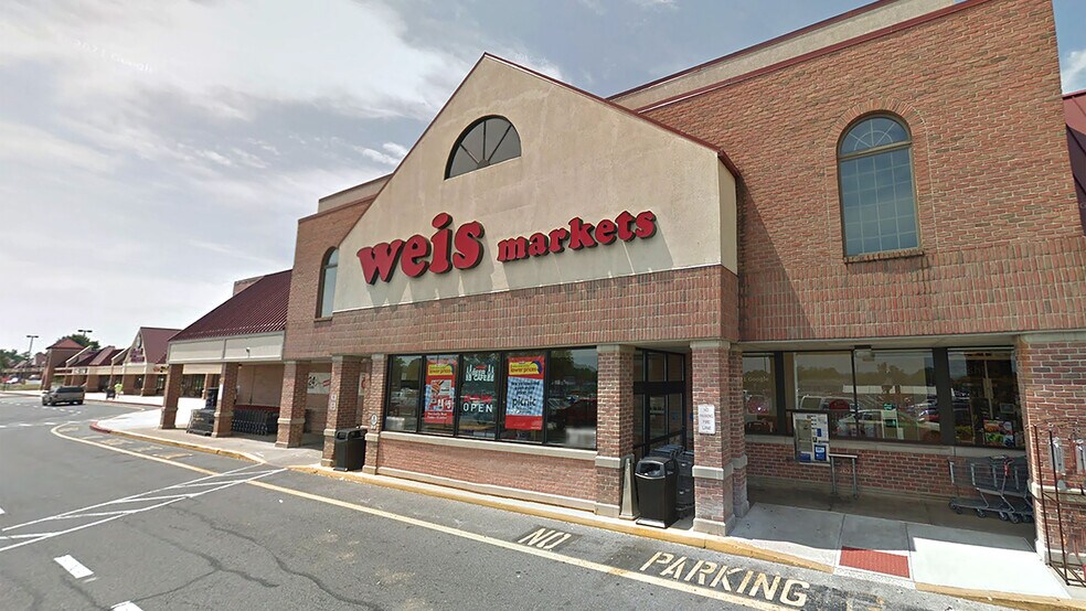 More Photos Of 2600 Willow Street Pike N, Willow Street Unknown For Lease