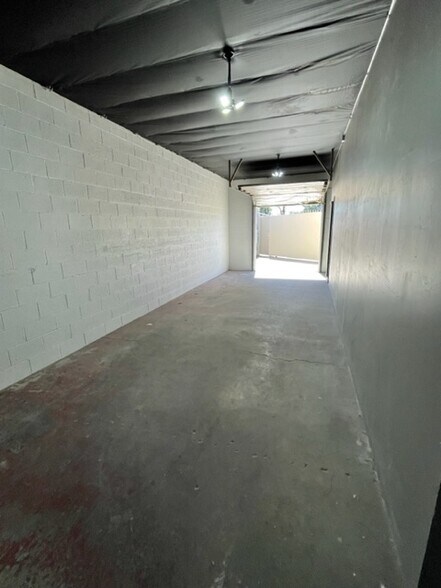 More Photos Of 14758 Keswick St, Van Nuys Light Manufacturing For Lease