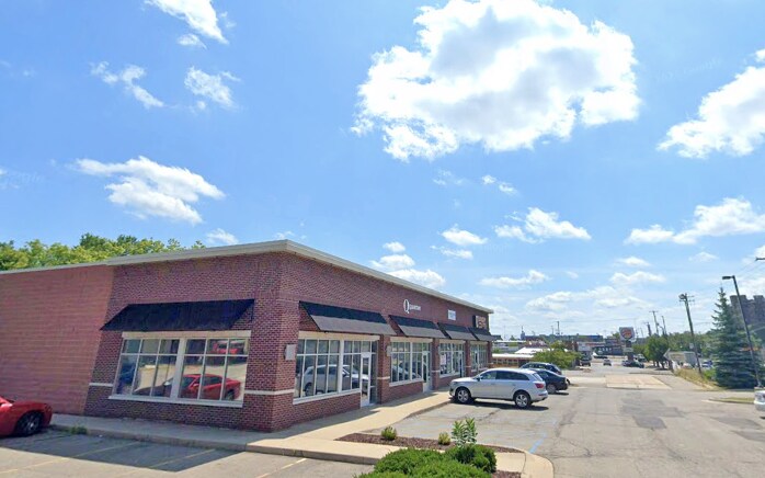 More Photos Of 750 N Cedar St, Lansing Storefront For Sale