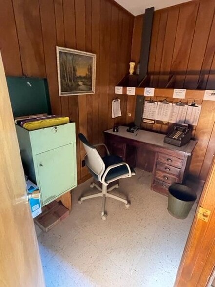 More Photos Of 508 Hoover St, Asheboro Flex For Lease