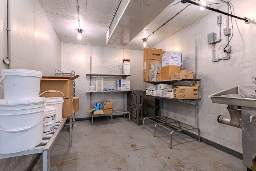 More Photos Of 234 Cedar St, Tigerton Supermarket For Sale