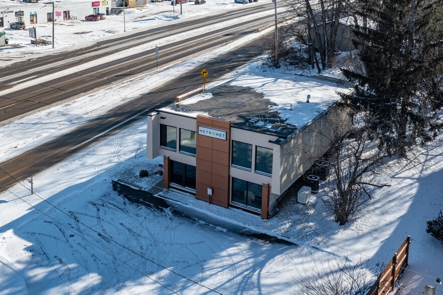 More Photos Of 2109 S Broadway, Rochester Office For Sale