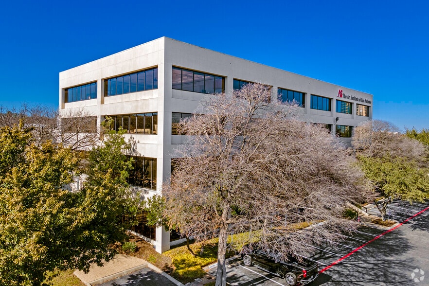 More Photos Of 10000 W IH-10, San Antonio Office For Lease