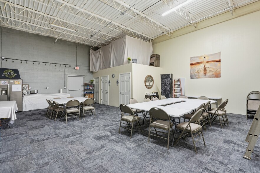 More Photos Of 605 S Green Ave, Purcell Freestanding For Sale