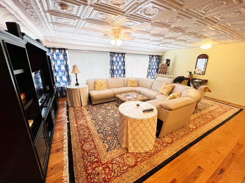 More Photos Of 736 S Main St, Burlington Freestanding For Sale