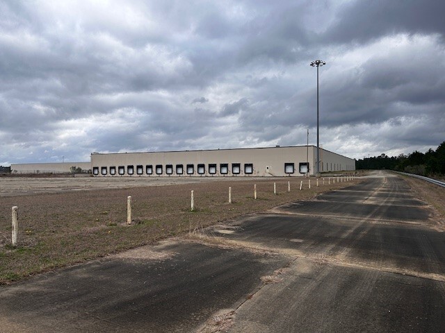 More Photos Of 3300 Sylvester Rd, Albany Warehouse For Lease