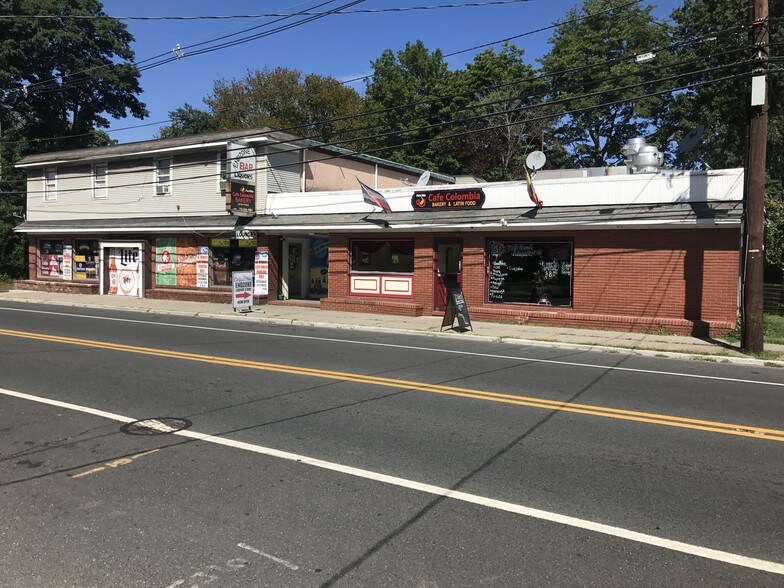 More Photos Of 421-425 Bound Brook Rd, Middlesex Storefront Retail Residential For Sale