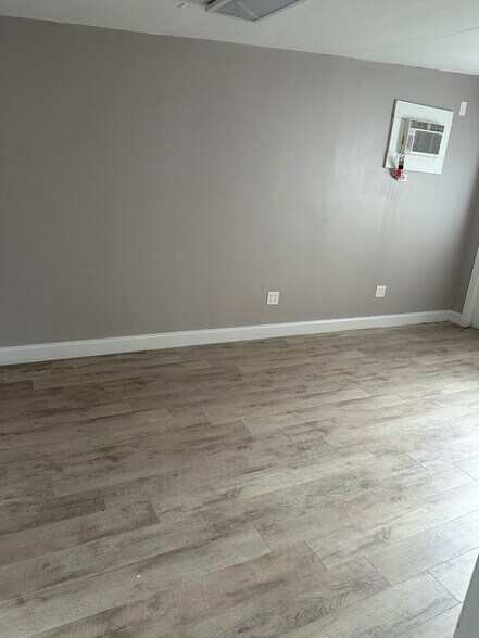 More Photos Of 365 E State Road 434, Longwood Freestanding For Lease