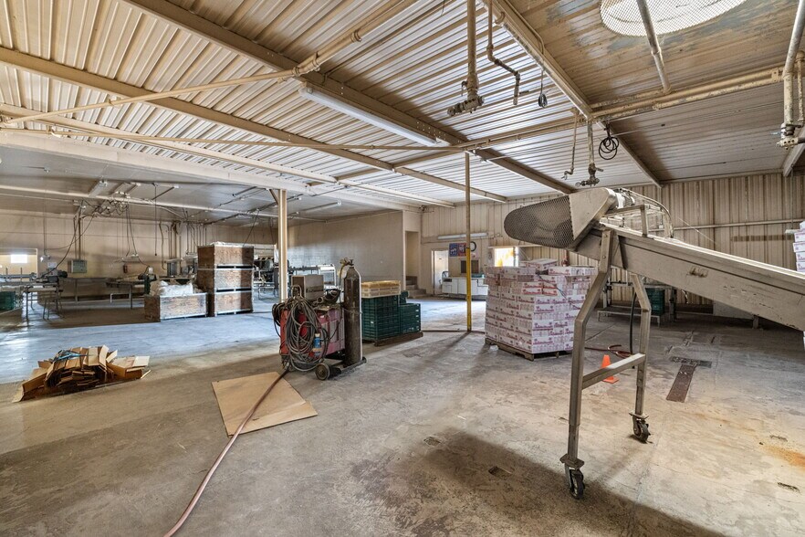 More Photos Of 82291 Avenue 61, Thermal Distribution For Sale