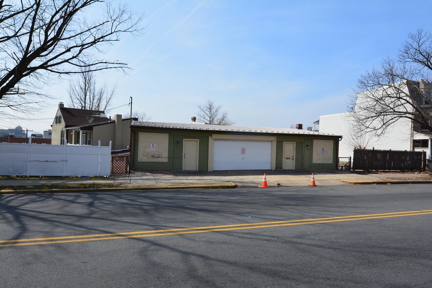 More Photos Of , Reading Unknown For Sale