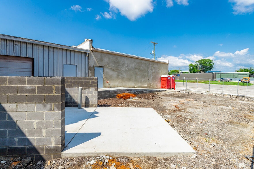 More Photos Of 615 E Main St, Chattanooga General Retail For Lease