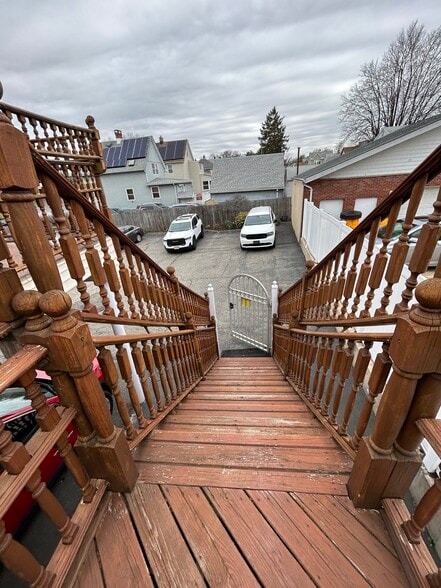 More Photos Of 847 King George Rd, Fords Office For Sale