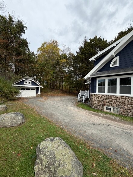 More Photos Of 80 Jefferson St, Monticello Office Residential For Sale