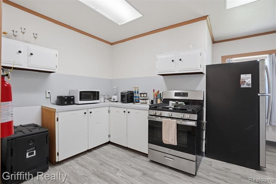 More Photos Of 131 E Main St, Vernon Religious Facility For Sale