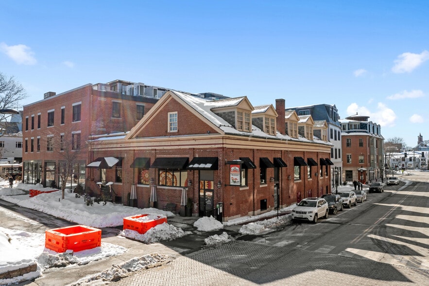 Primary Photo Of 172 Hanover St, Portsmouth Restaurant For Sale