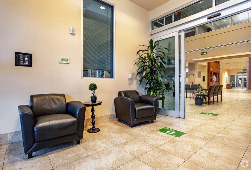 More Photos Of 1301 2nd Ave SW, Largo Medical For Lease