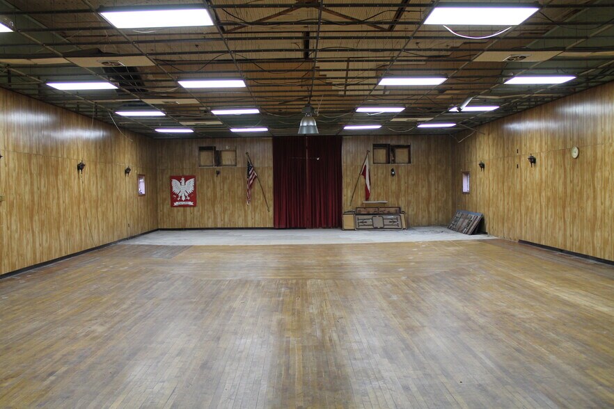 More Photos Of 134-136 E Church St, Nanticoke Light Manufacturing For Sale