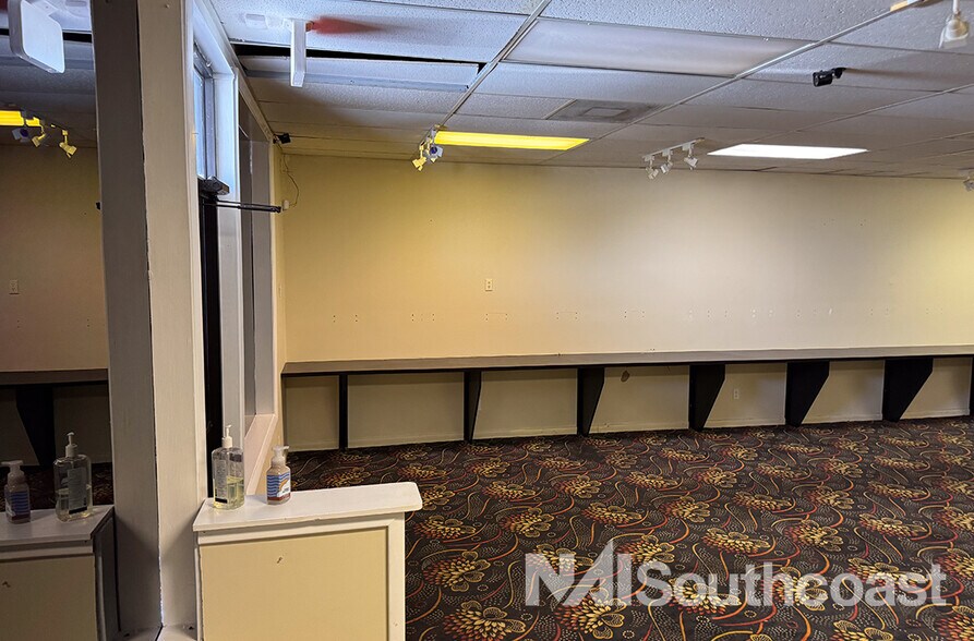 More Photos Of 10999-11037 S Ocean Dr, Jensen Beach General Retail For Lease