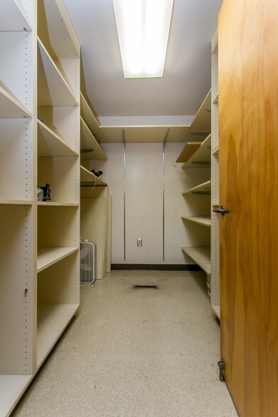 More Photos Of 1200 N 14th Ave, Pasco Medical For Sale