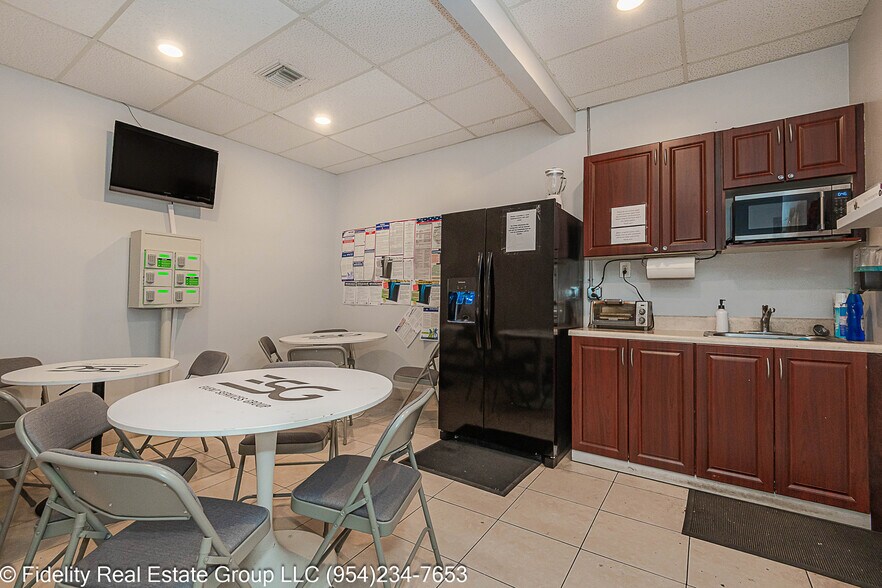 More Photos Of 3650 Coral Ridge Dr, Coral Springs Light Manufacturing For Lease