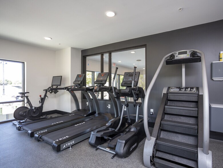 More Photos Of 140 E Monument Ave, Dayton Apartments For Lease