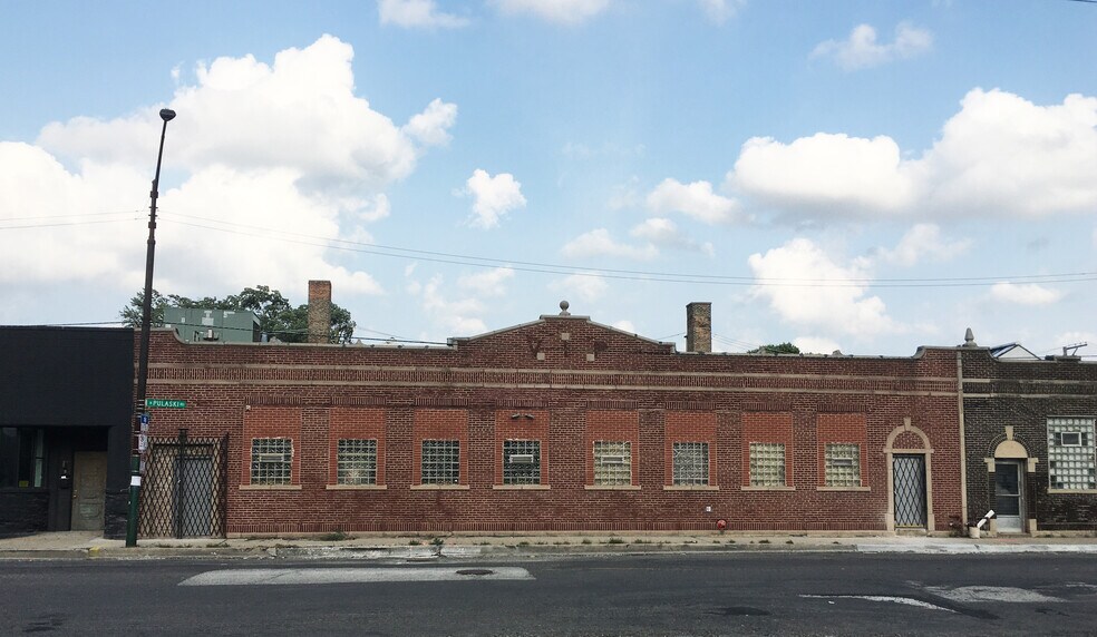 Primary Photo Of 2731 N Pulaski Rd, Chicago Warehouse For Lease