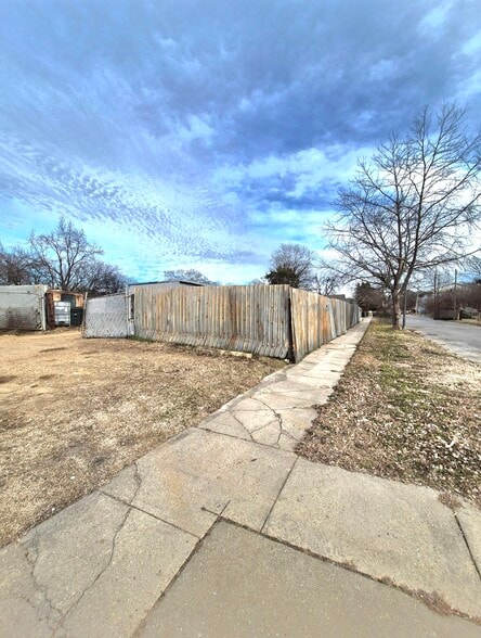 More Photos Of 618 N 3rd St, Memphis Auto Repair For Sale