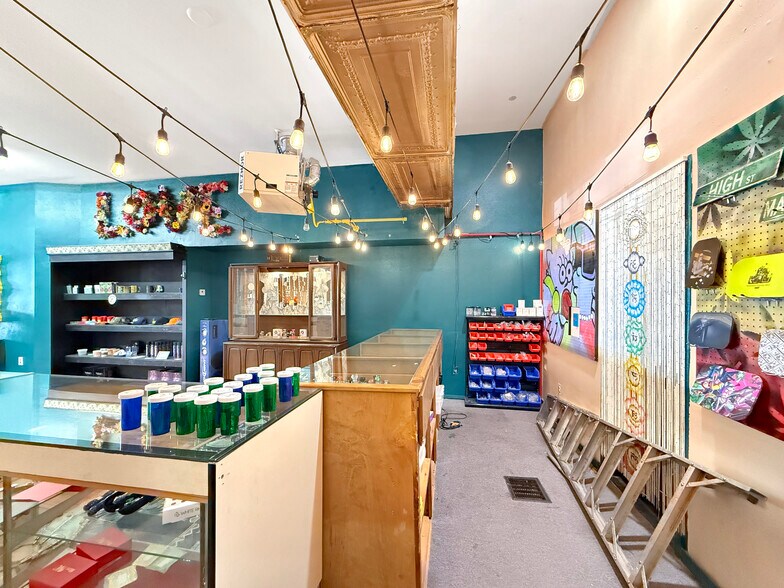 More Photos Of 342 Main St, Delta General Retail For Sale