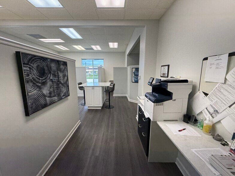 More Photos Of 654 W Indiantown Rd, Jupiter Medical For Sale