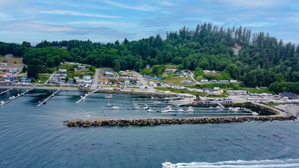 More Photos Of 444 Front St, Sekiu Hotel For Sale