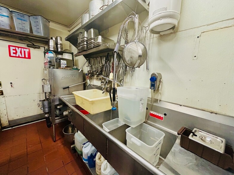 More Photos Of 32123 Cathedral Canyon Dr, Cathedral City Restaurant For Sale