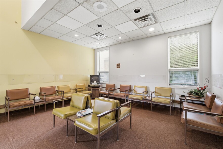 More Photos Of 812 S Main St, Cedartown Rehabilitation Center For Sale