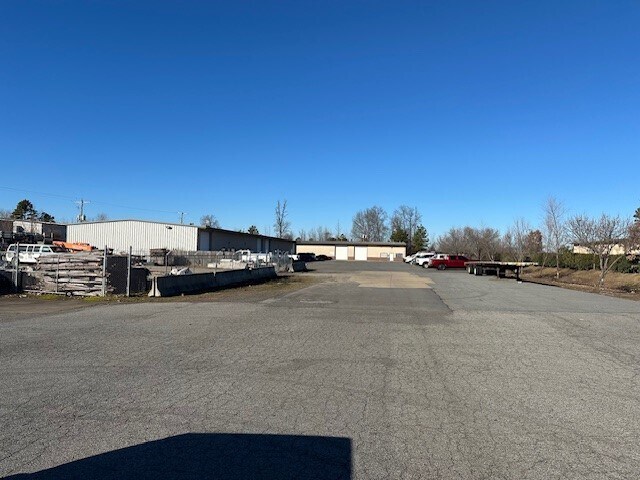 More Photos Of 21 Collins Industrial Pl, North Little Rock Flex For Lease