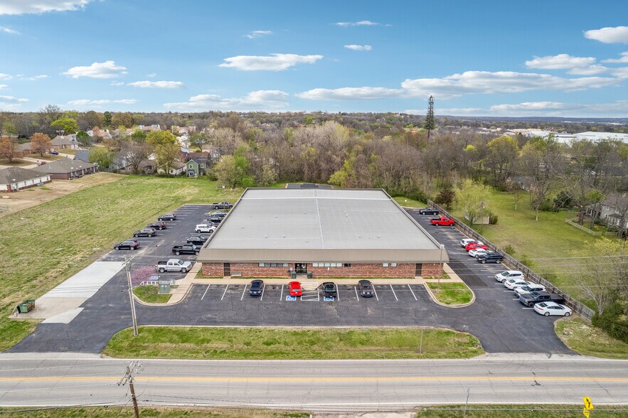 More Photos Of 2020 Holly Rd, Claremore Office For Sale