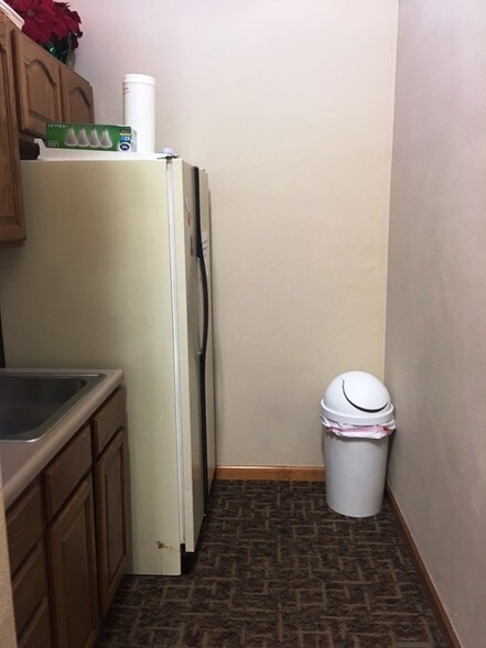 More Photos Of 115 Lincoln Place Ct, Belleville Medical For Sale